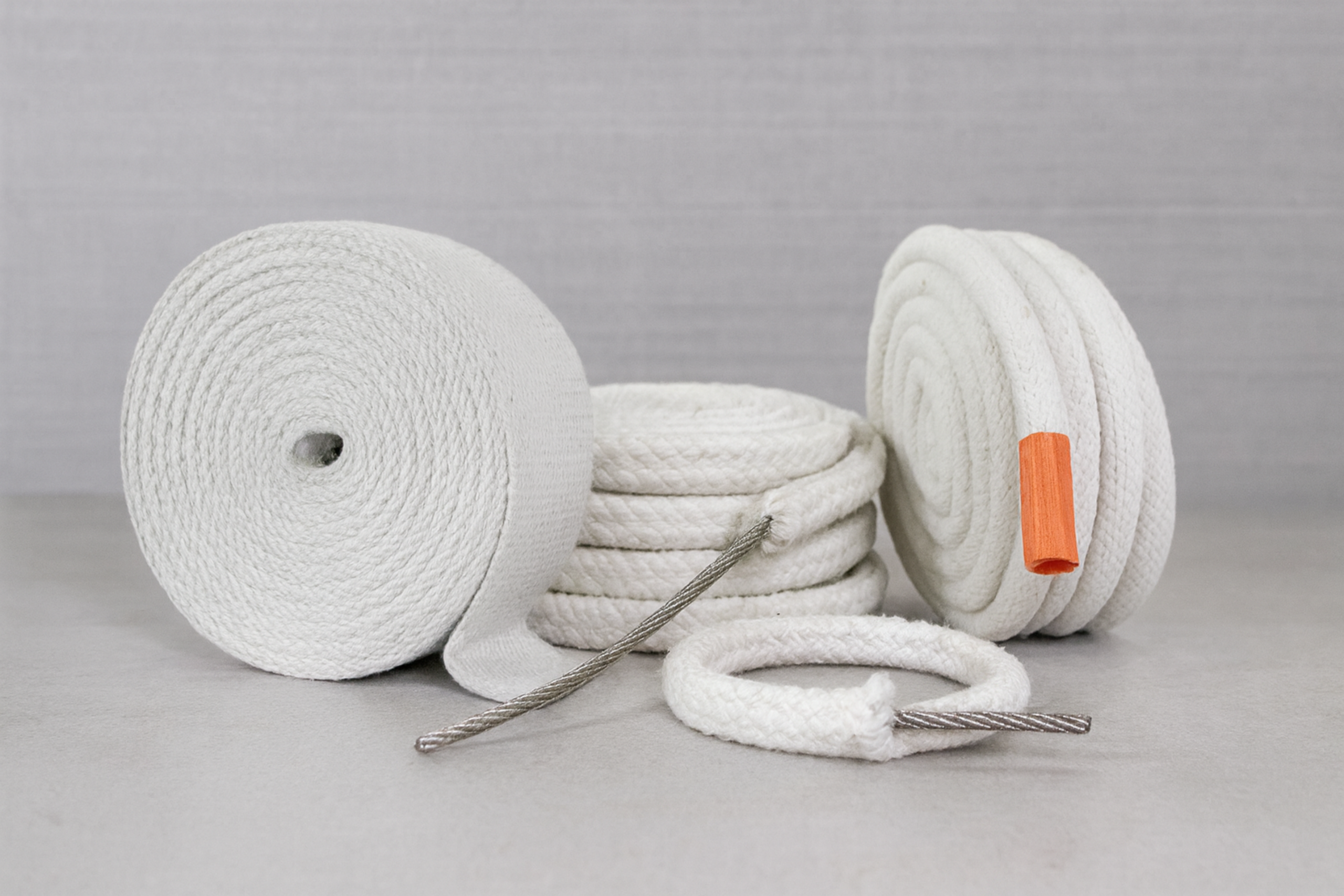 Textiles de fibra cerámica PROROPE y PROTAPE de CIMSAMEX para aislamiento térmico industrial en altas temperaturas.