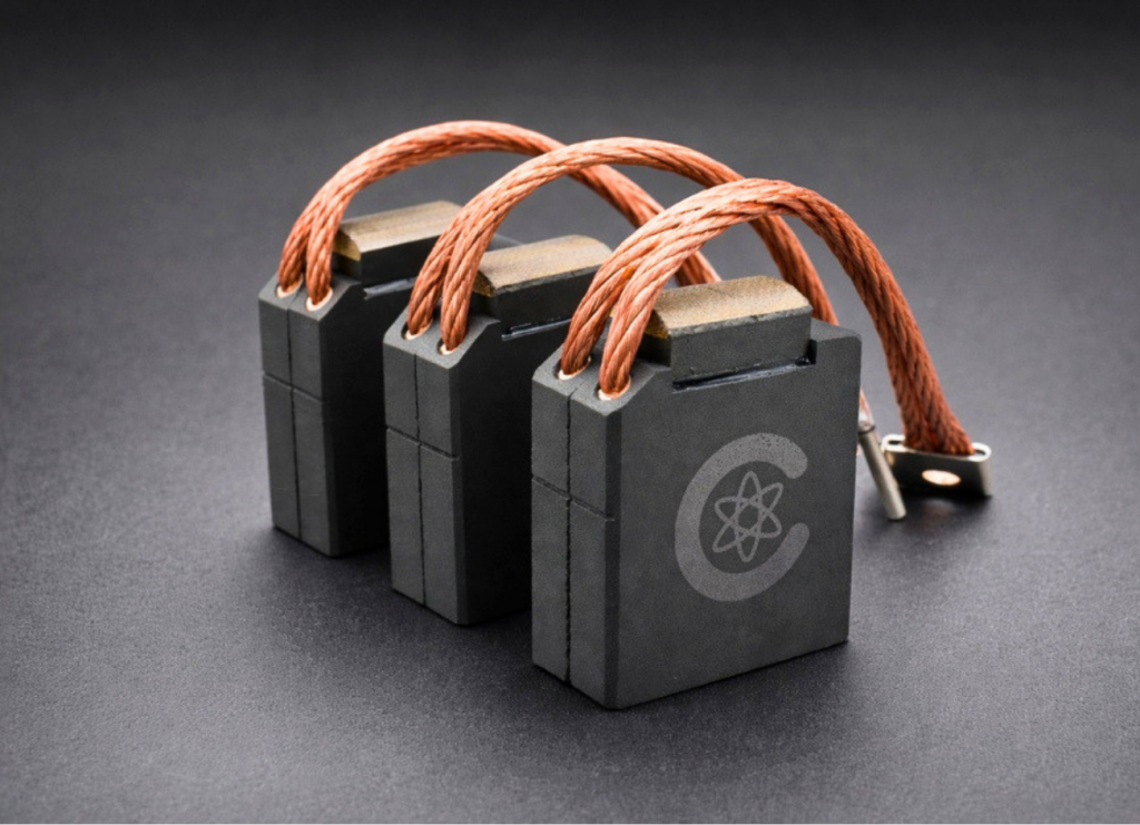 Escobillas de grafito industriales con trenza de cobre para motores eléctricos de alto rendimiento